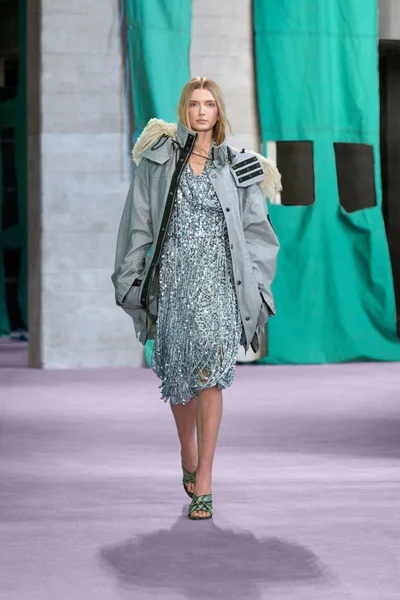 Look 12